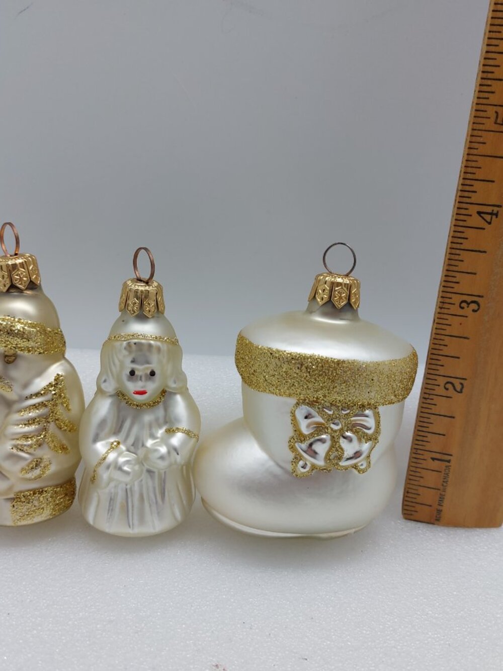 Vintage Hand Crafted Christmas Glass Ornament Off White & Gold Made In Ukraine - Picture 4 of 12
